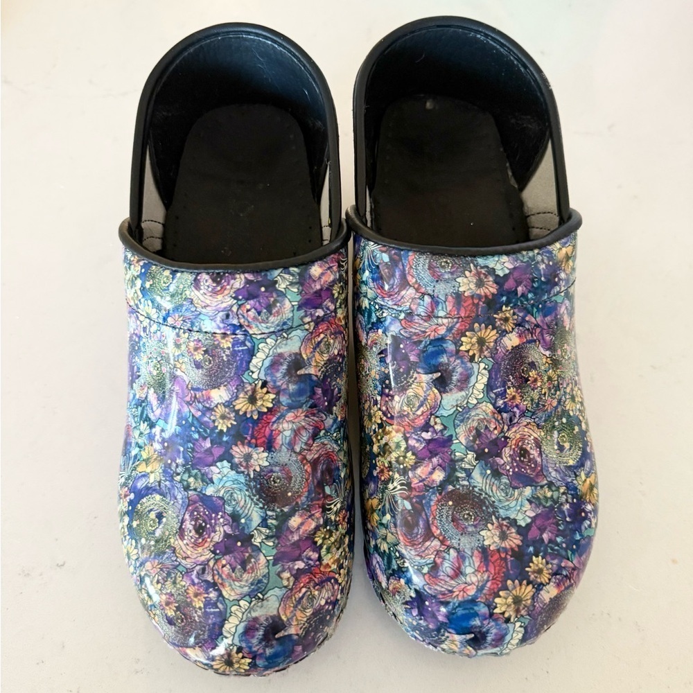 Floral Patterned Women's Clogs